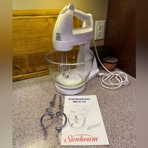 Vintage SUNBEAM Mixmaster Hand / Stand Mixer 6 Speed Model 2372 + Accessories